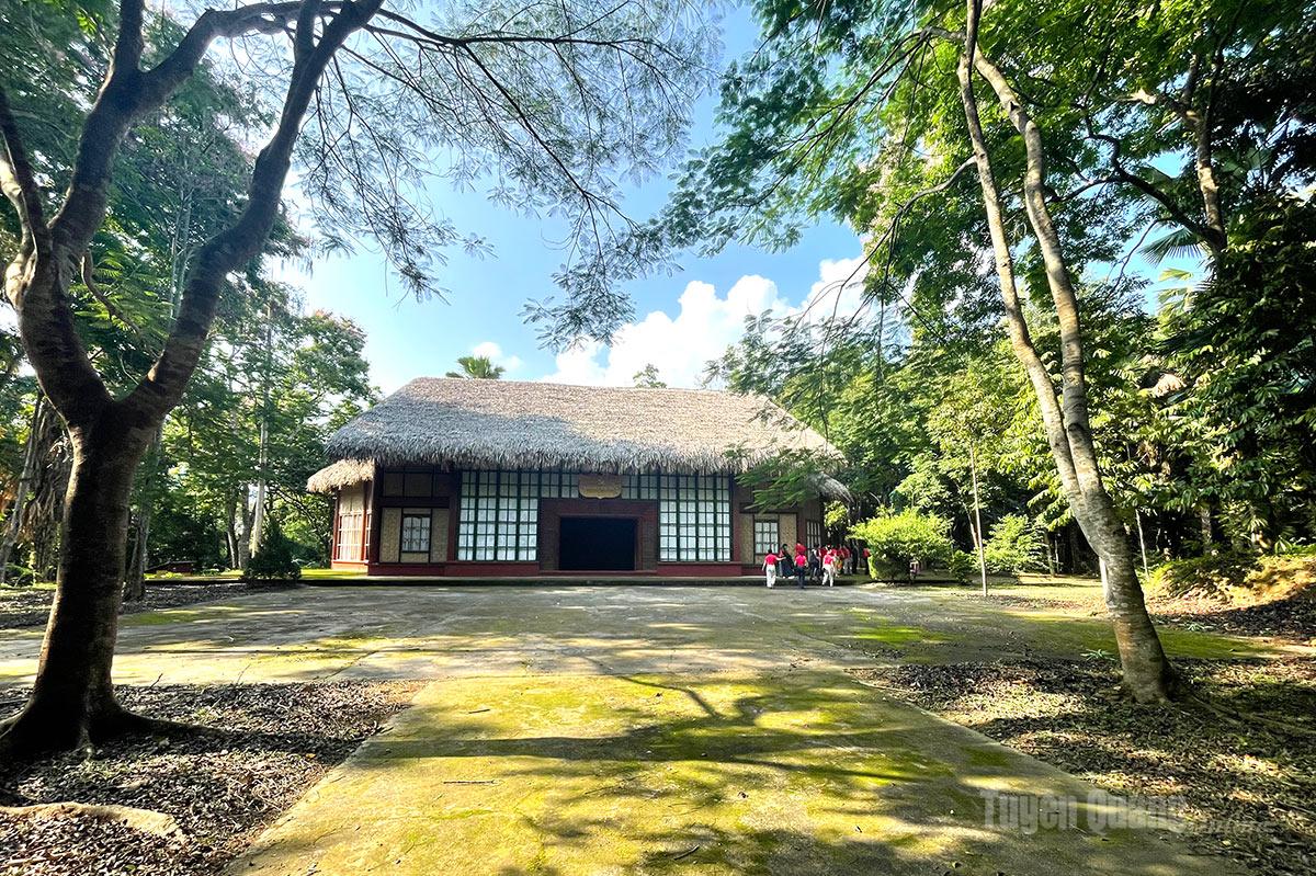 Hội trường - Nơi diễn ra Đại hội đại biểu toàn quốc lần thứ II của Đảng thuộc Khu Di tích quốc gia Kim Bình.