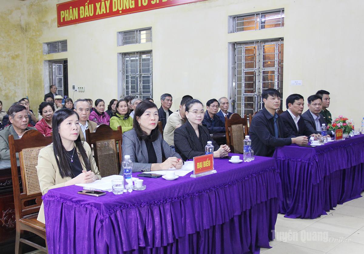 Cac đại biểu dự hội nghị.