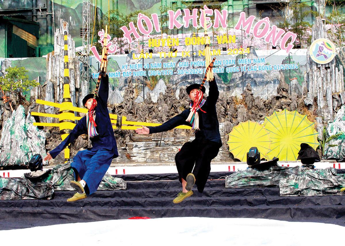 Múa khèn là một nét văn hóa độc đáo của người Mông trên Cao nguyên đá Đồng Văn.