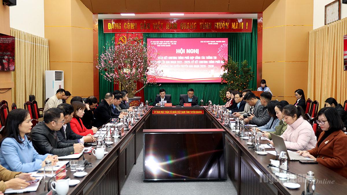 Các đại biểu dự Hội nghị tổng kết chương trình phối hợp công tác thông tin, tuyên truyền giai đoạn 2021–2025; ký kết chương trình phối hợp giai đoạn 2026–2030.