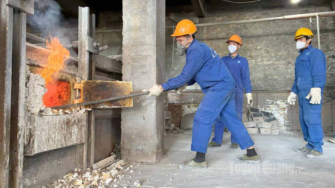Workers operate smelting furnaces at temperatures reaching thousands of degrees Celsius.