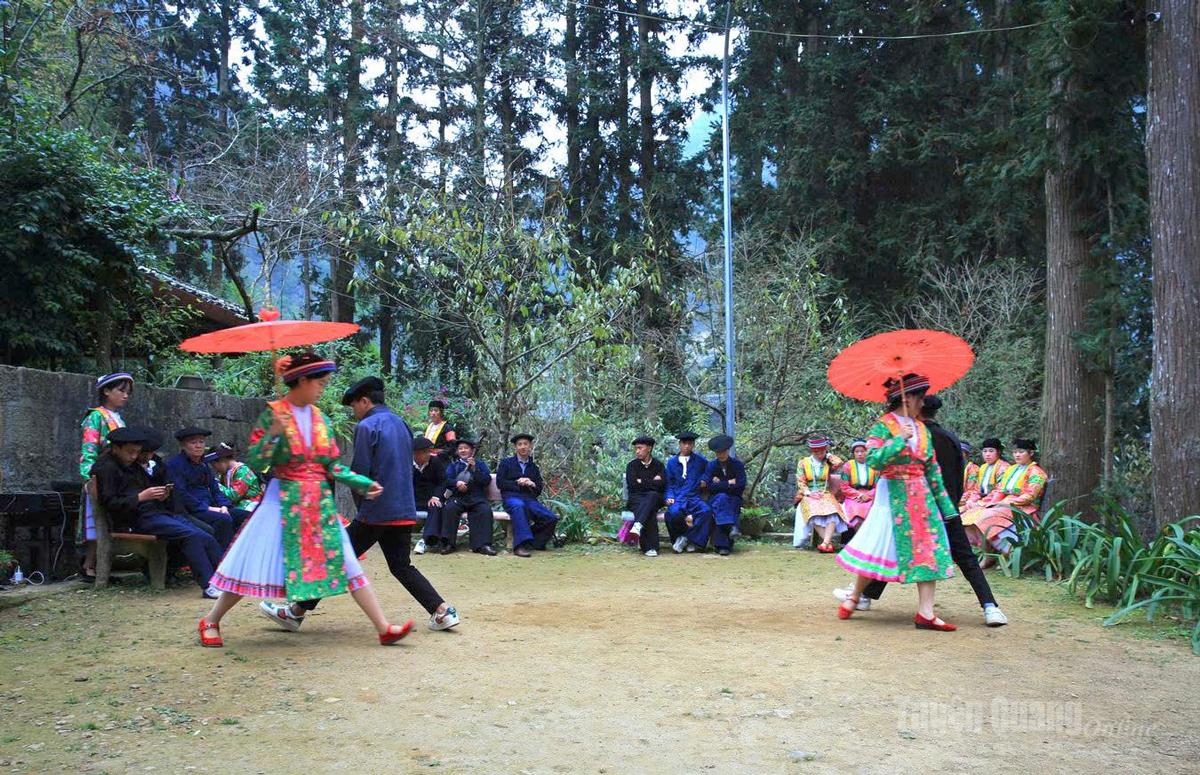 Vui hội ngày xuân trong Dinh thự “Vua Mèo” Vương Chí Sình.