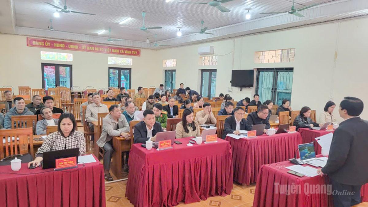 Xã Vĩnh Tuy tổ chức 
hội nghị lấy ý kiến 
cử tri đối với đại biểu 
ứng cử đại biểu Hội đồng 
nhân dân xã.