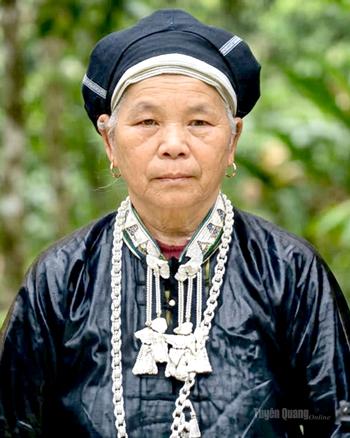 Bà Nông Thị Diu hiến hơn 2.000 m2 đất xây trường học.