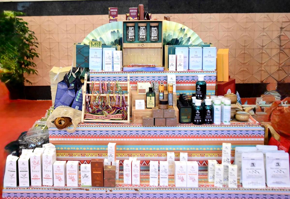 Cosmetic products of Thanh Son Co., Ltd. are produced from ancient Shan Tuyet tea.