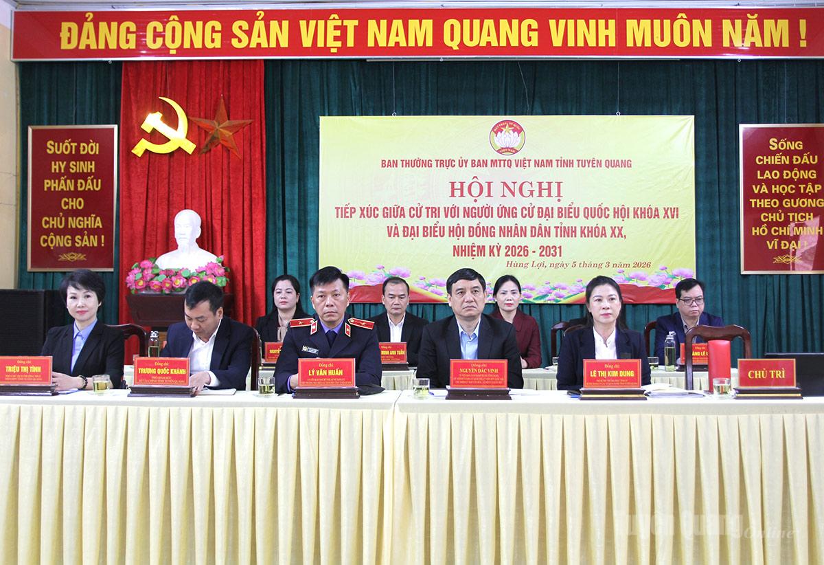 Các ứng cử viên đại biểu Quốc hội khóa XVI và HĐND tỉnh khóa XX, nhiệm kỳ 2026 - 2031 tiếp xúc cử tri vận động bầu cử tại xã Hùng Lợi.