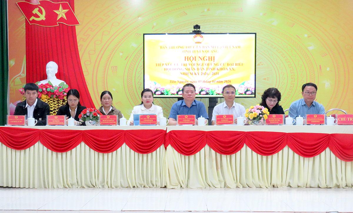 Các ứng viên ứng cử đại biểu HĐND tỉnh khóa XX, nhiệm kỳ 2026 - 2031 đơn vị bầu cử số 8 dự hội nghị tiếp xúc cử tri xã Tiên Nguyên