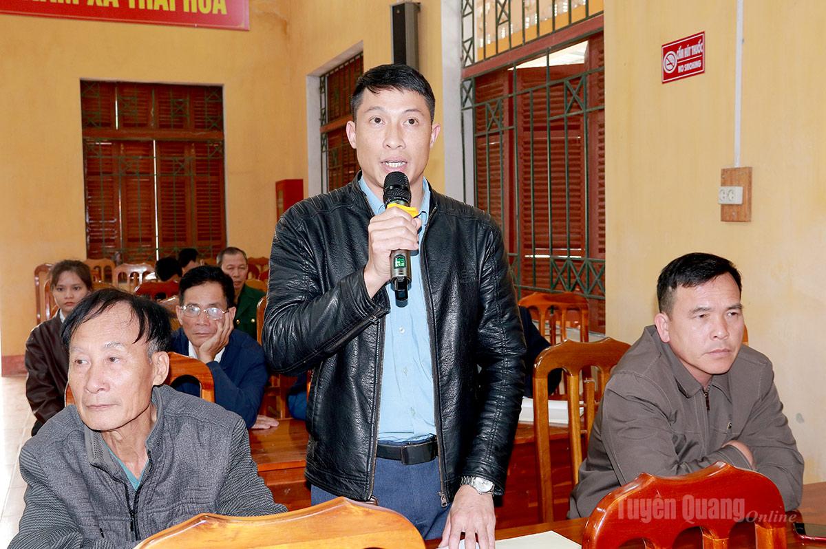 Cử tri xã Thái Hòa nêu ý kiến kiến nghị với các ứng cử viên.