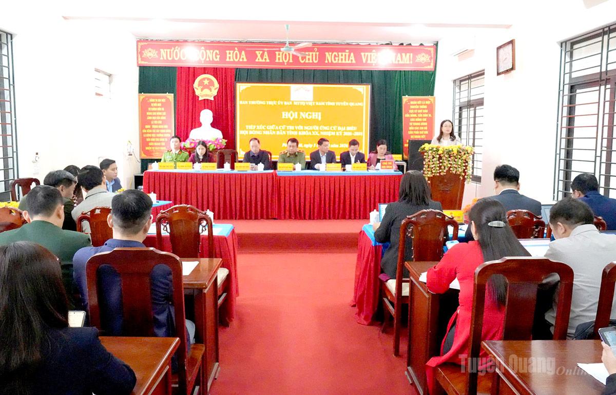 Các ứng viên ứng cử đại biểu HĐND tỉnh khóa XX, nhiệm kỳ 2026 - 2030 đơn vị bầu cử số 9 dự hội nghị tiếp xúc cử tri xã Pờ Ly Ngài.