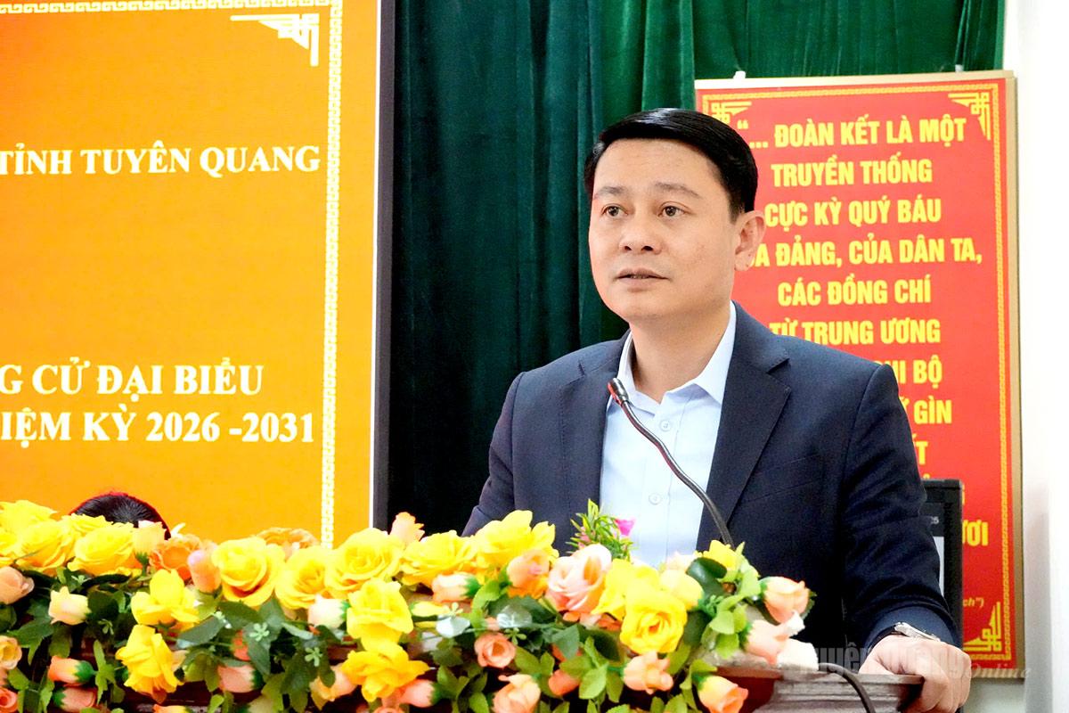 Ứng viên trình bày chương trình hành động tại Hội nghị.