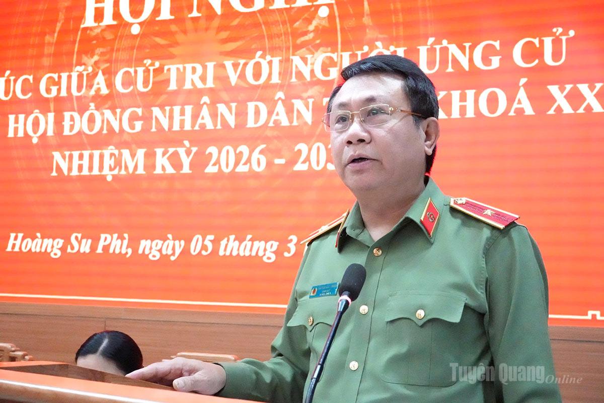 Đồng chí Thiếu tướng Nguyễn Đức Thuận, Uỷ viên Ban Thường vụ Tỉnh uỷ, Giám đốc Công an tỉnh phát biểu tại Hội nghị.