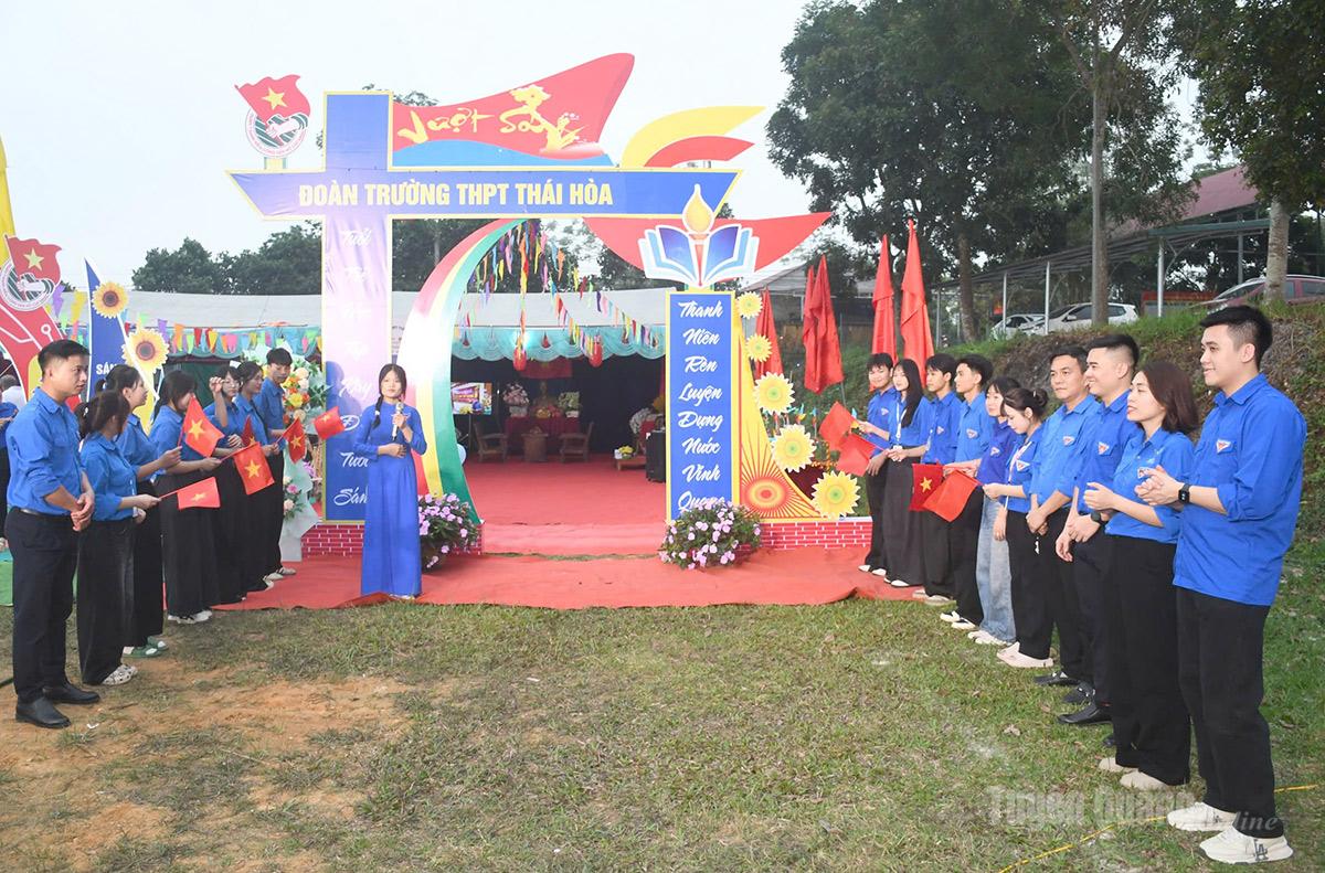 Các trại được thiết kế công phu, sáng tạo.