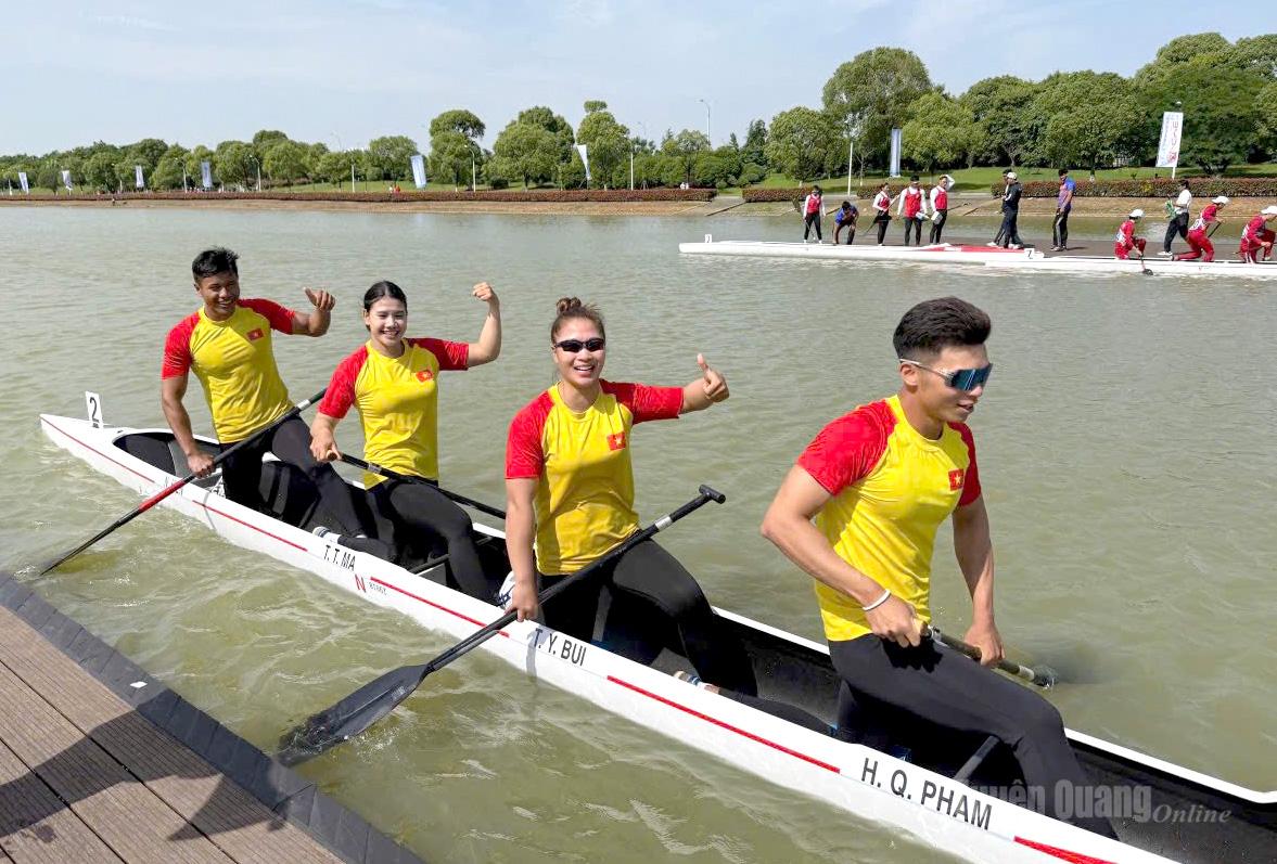 Đua thuyền là môn thể thao thành tích cao của Tuyên Quang đạt nhiều huy chương danh giá.