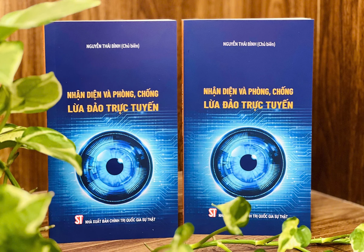 Cuốn sách Nhận diện và phòng, chống lừa đảo trực tuyến do tác giả Nguyễn Thái Bình làm chủ biên.