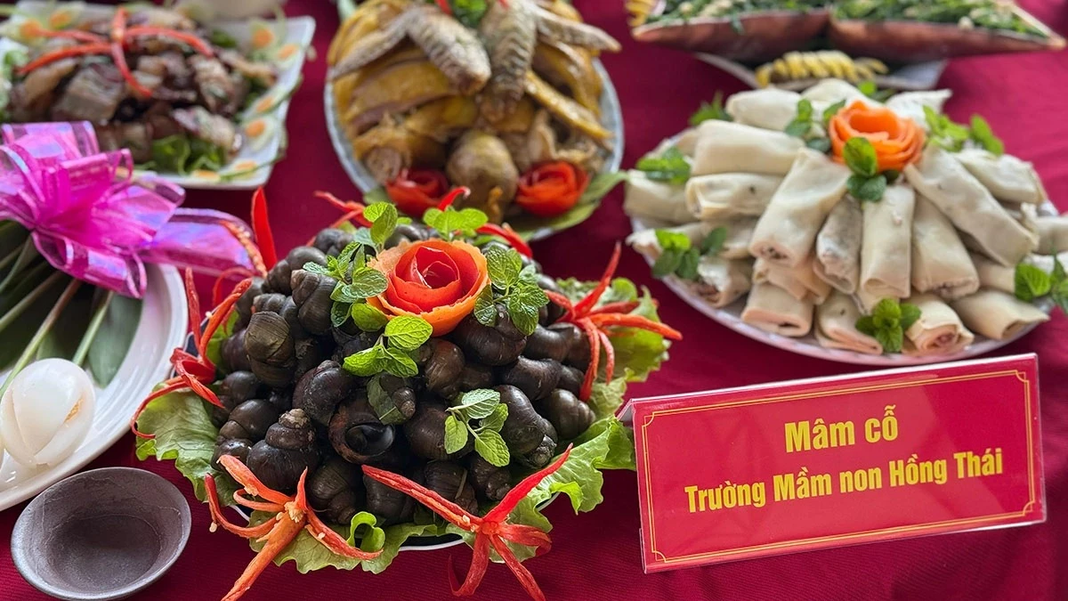 Field snails, a signature dish of Hong Thai residents, were also featured.