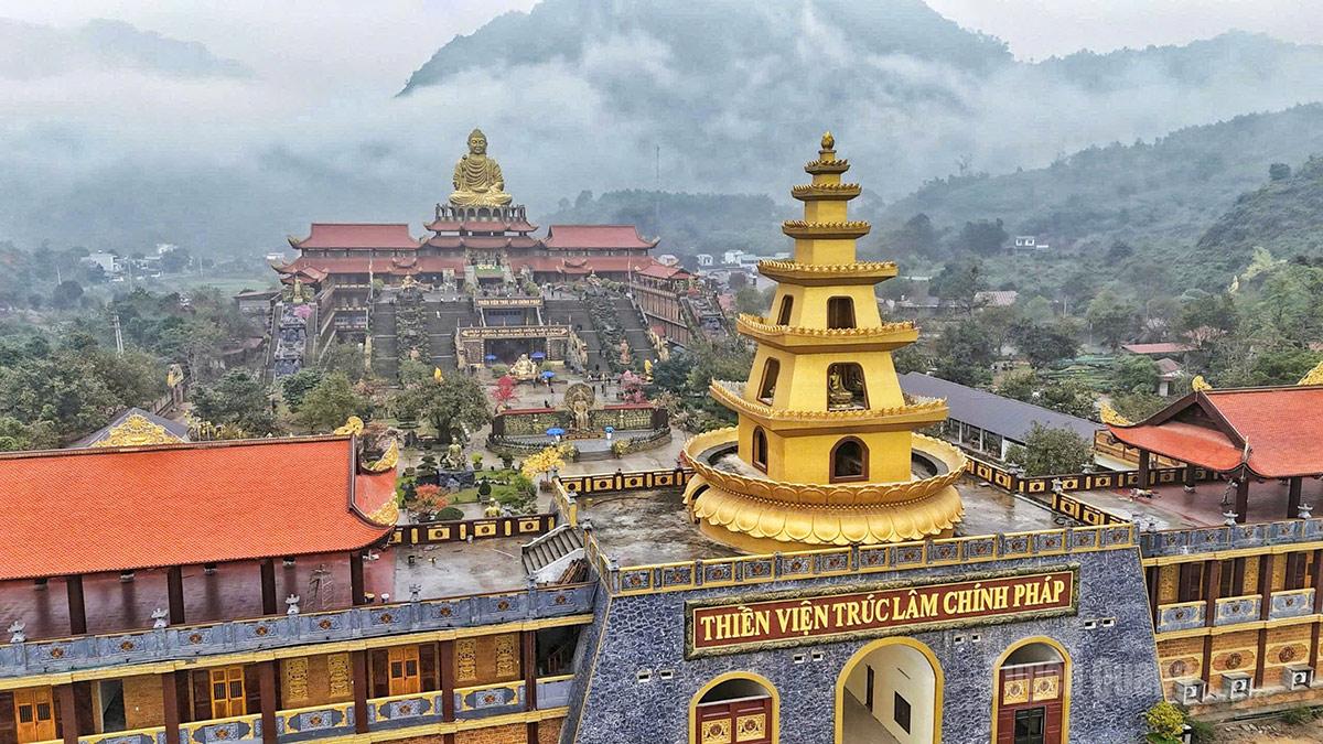 Truc Lam Chinh Phap Zen Monastery in Nong Tien Ward, Tuyen Quang Province attracts visitors from across the country for sightseeing and worship at the beginning of the year.