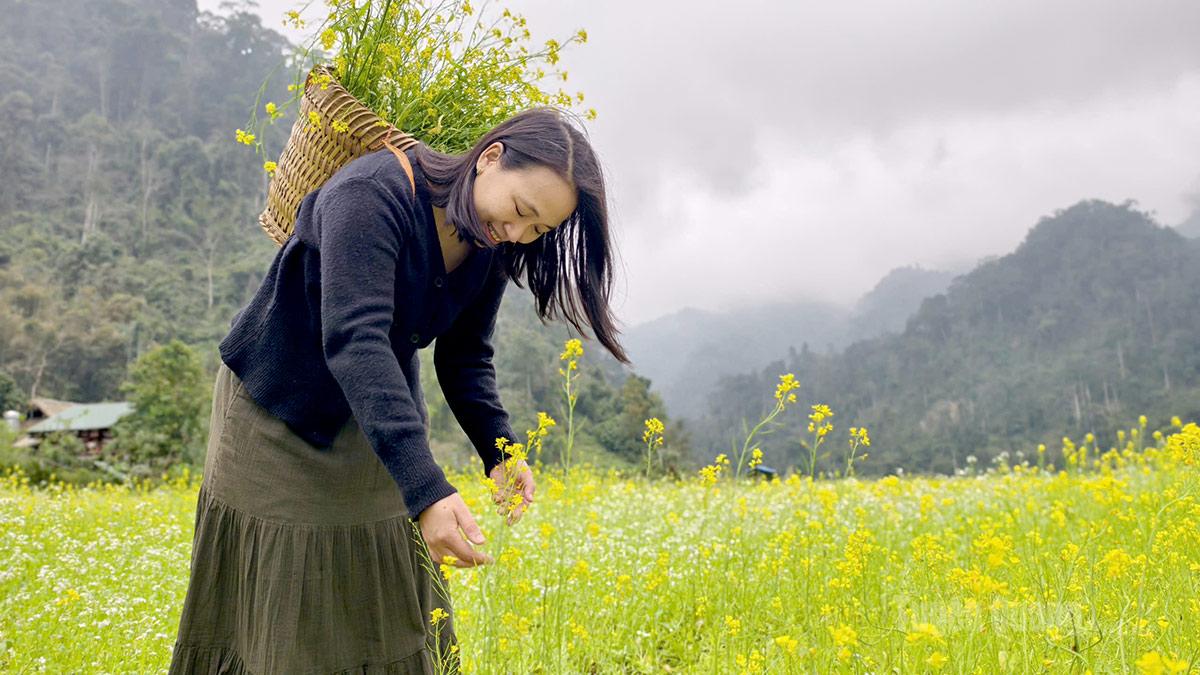 The brilliant yellow mustard fields stretch across the hills, blending with the tranquil surroundings to create an appealing destination that promotes community-based tourism.