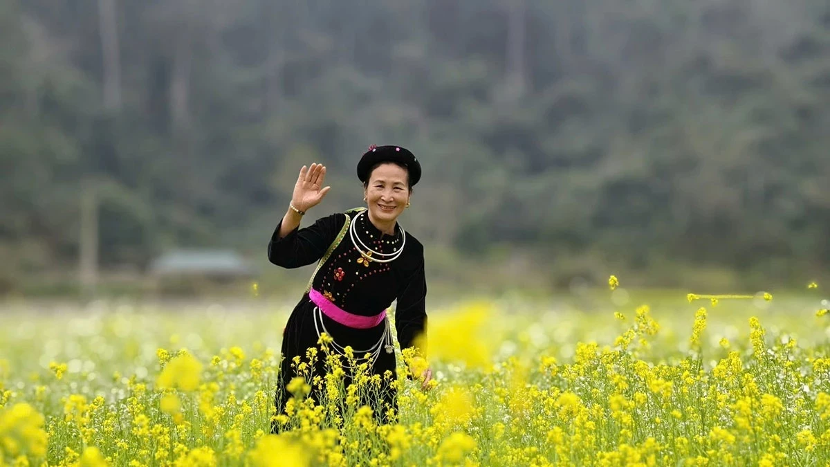 Spring is not only a beautiful time for travel, but also an opportunity for visitors to delve into the depths of local culture, gaining a deeper understanding of the people and the land of Na Hang.