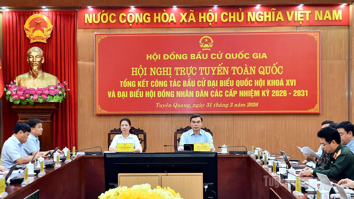 Các đồng chí Thường trực Tỉnh ủy chủ trì tại điểm cầu Tuyên Quang.