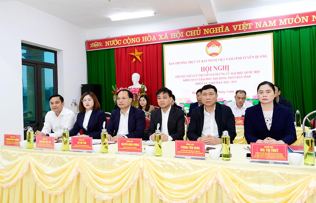 Các ứng cử viên đại biểu Quốc hội khóa XVI và đại biểu HĐND tỉnh khóa XX, nhiệm kỳ 2026 – 2031 tiếp xúc cử tri tại xã Bằng Hành.