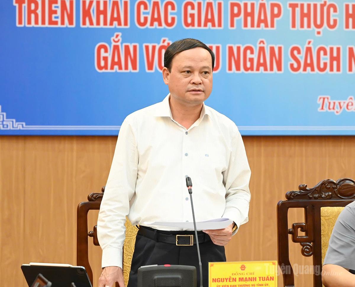 Phó Chủ tịch Thường trực UBND tỉnh Nguyễn Mạnh Tuấn phát biểu tại hội nghị.