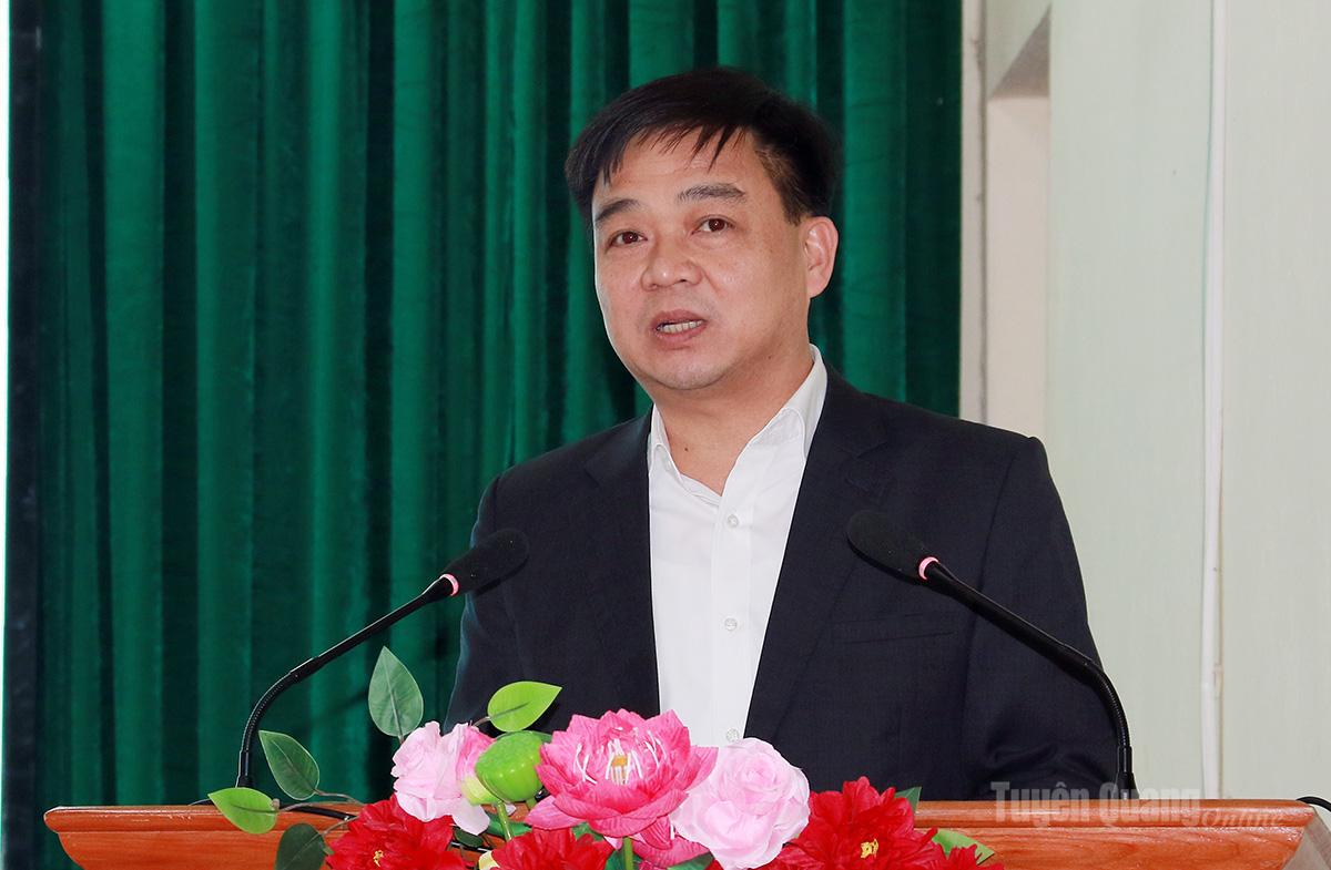 Ứng cử viên đại biểu HĐND tỉnh khóa XX Nguyễn Hưng Vượng, Ủy viên Ban Thường vụ Tỉnh ủy, Chủ nhiệm Ủy ban Kiểm tra Tỉnh ủy trình bày chương trình hành động cá nhân.