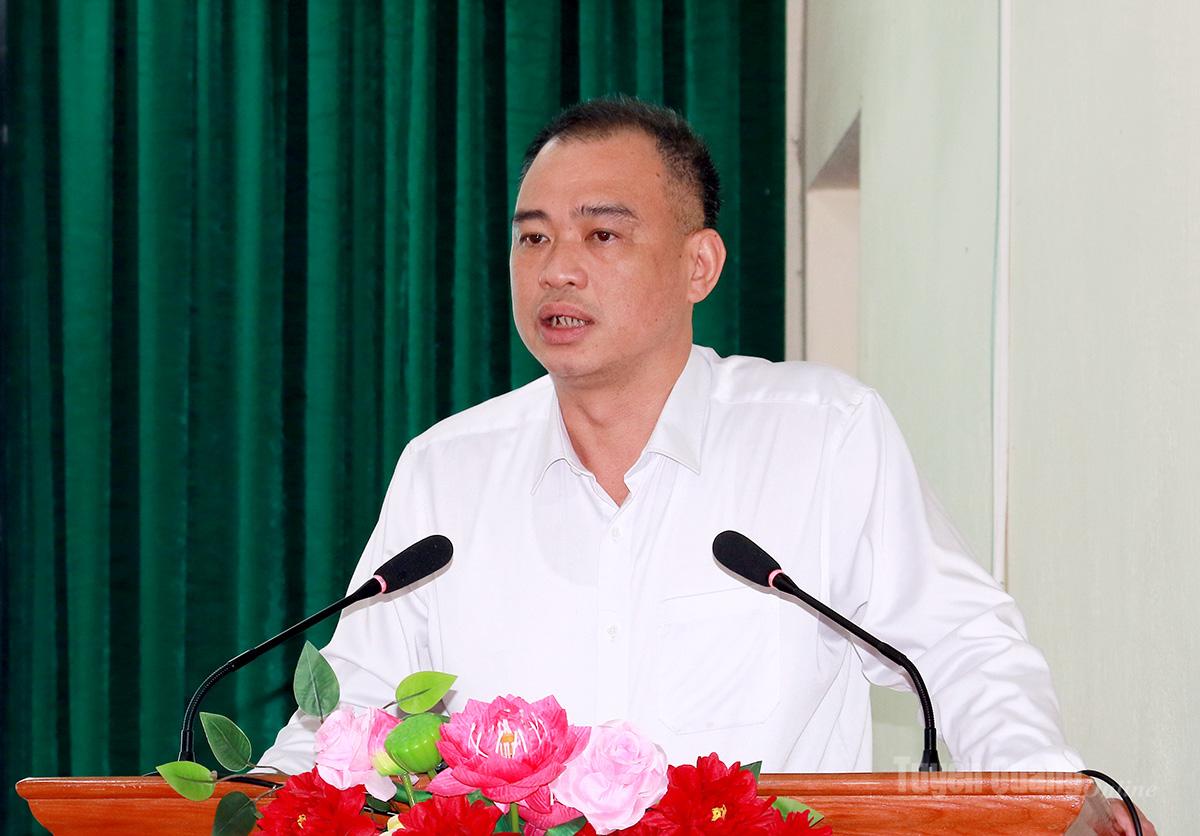 Ứng cử viên đại biểu HĐND tỉnh khóa XX Lý Ngọc Thanh, Phó Trưởng ban Pháp chế HĐND tỉnh trình bày chương trình hành động cá nhân.