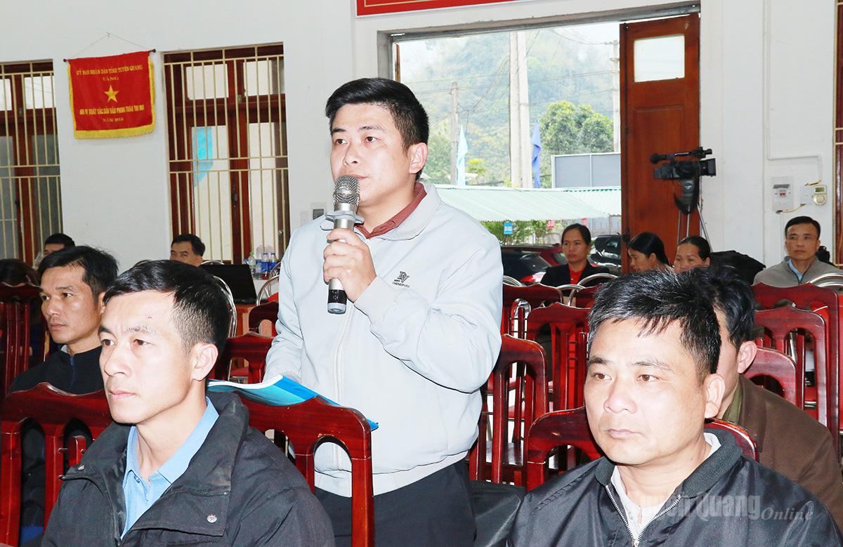 Cử tri xã Thượng Lâm có ý kiến, kiến nghị với các ứng cử viên.