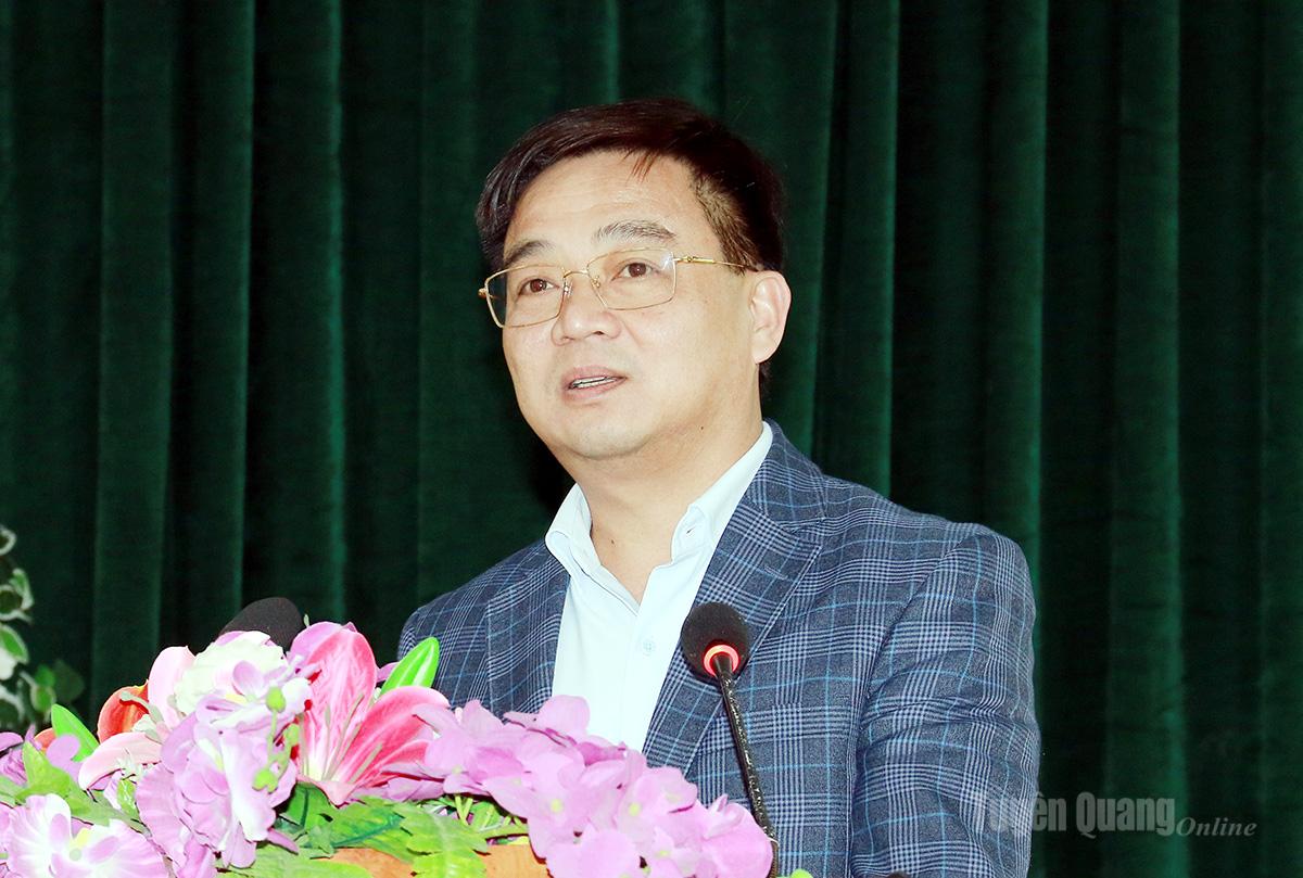 Ứng viên đại biểu HĐND tỉnh khóa XX Nguyễn Hưng Vượng, Ủy viên Ban Thường vụ Tỉnh ủy, Chủ nhiệm Ủy ban Kiểm tra Tỉnh ủy trình bày chương trình hành động cá nhân.