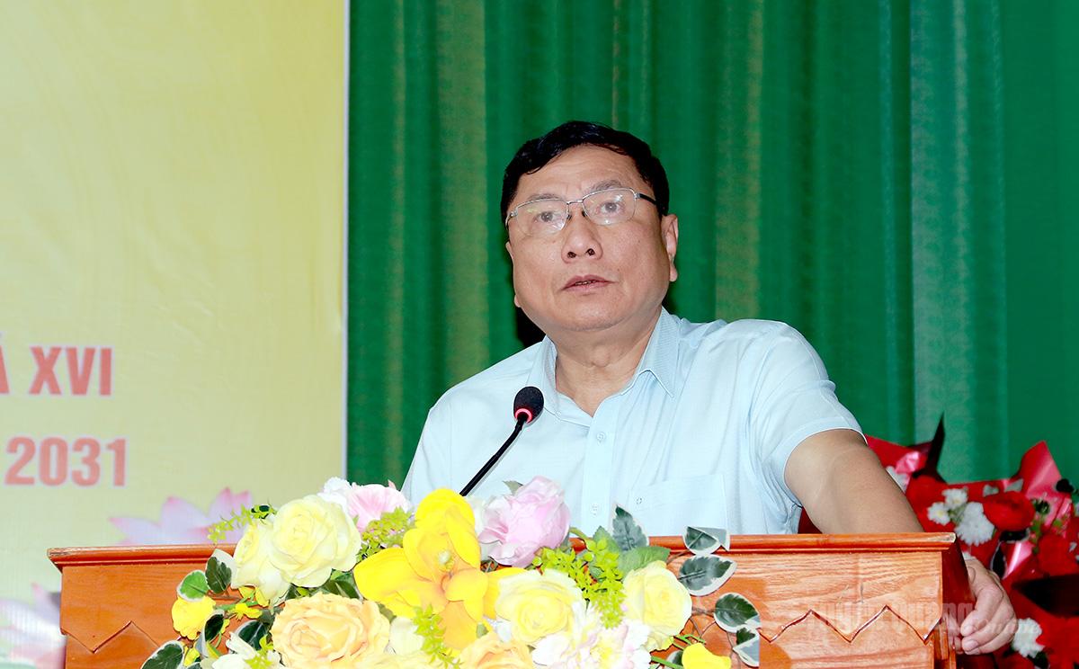 Ứng viên đại biểu HĐND tỉnh khóa XX Phùng Tiến Quân, Ủy viên Ban Thường vụ Tỉnh ủy, Trưởng Ban Nội chính Tỉnh ủy trình bày chương trình hành động cá nhân.