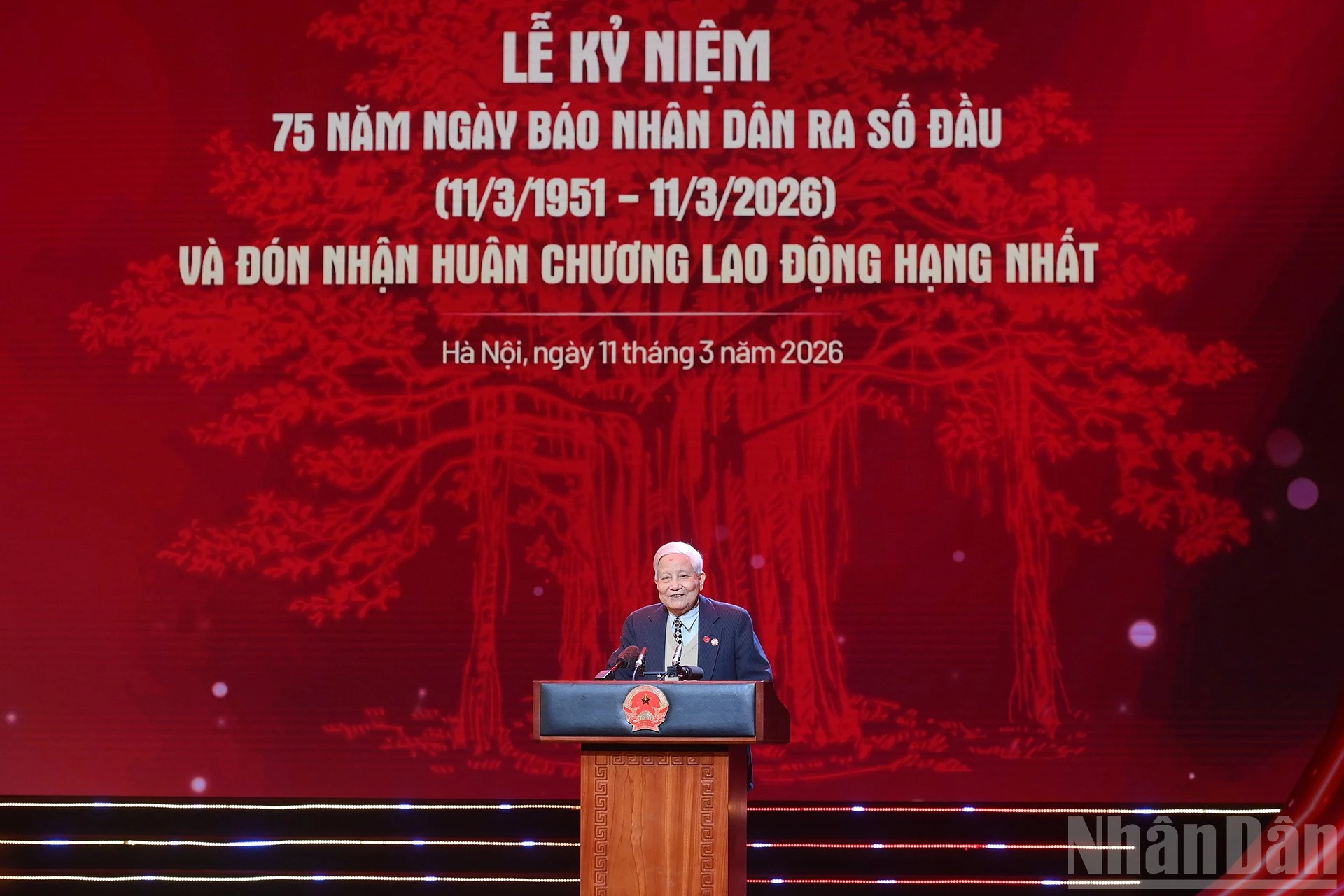 Nhà báo lão thành Hà Đăng, nguyên Tổng Biên tập Báo Nhân Dân phát biểu cảm nghĩ tại buổi lễ. (Ảnh: ĐĂNG KHOA)