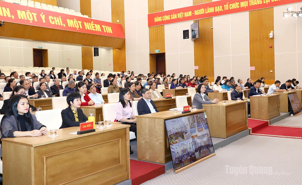 Các cử tri phường Minh Xuân dự buổi tiếp xúc với các ứng cử viên đại biểu Quốc hội và HĐND dân nhiệm kỳ 2026 - 2031.