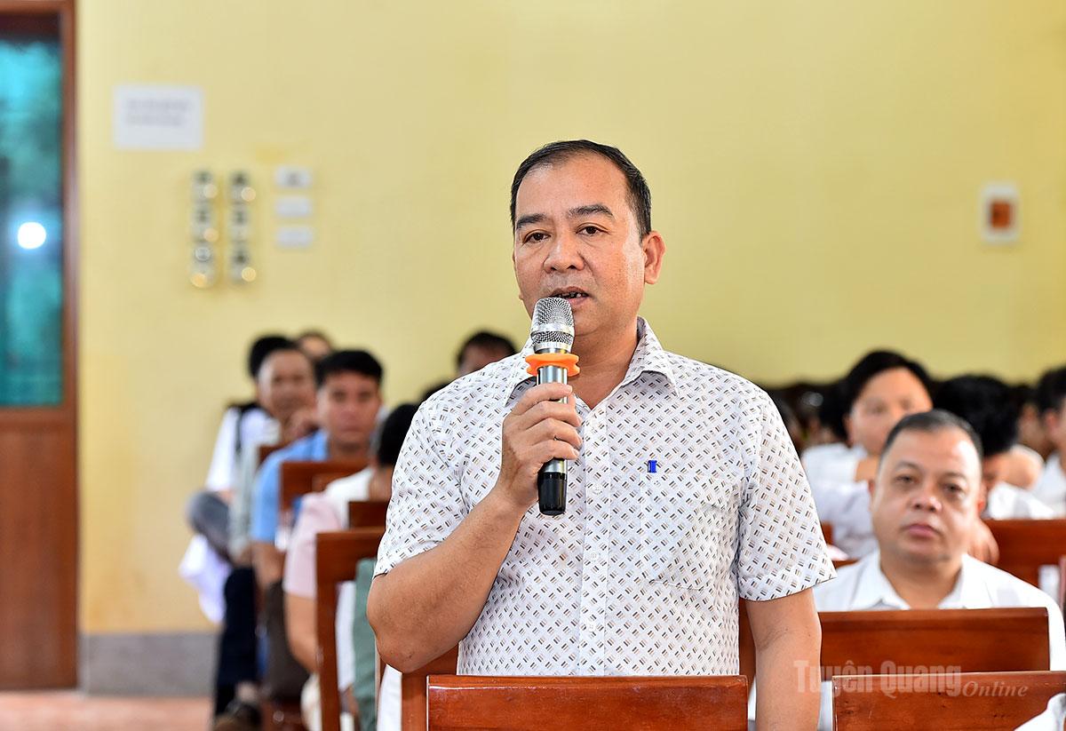 Cử tri xã Minh Thanh phát biểu tại hội nghị.