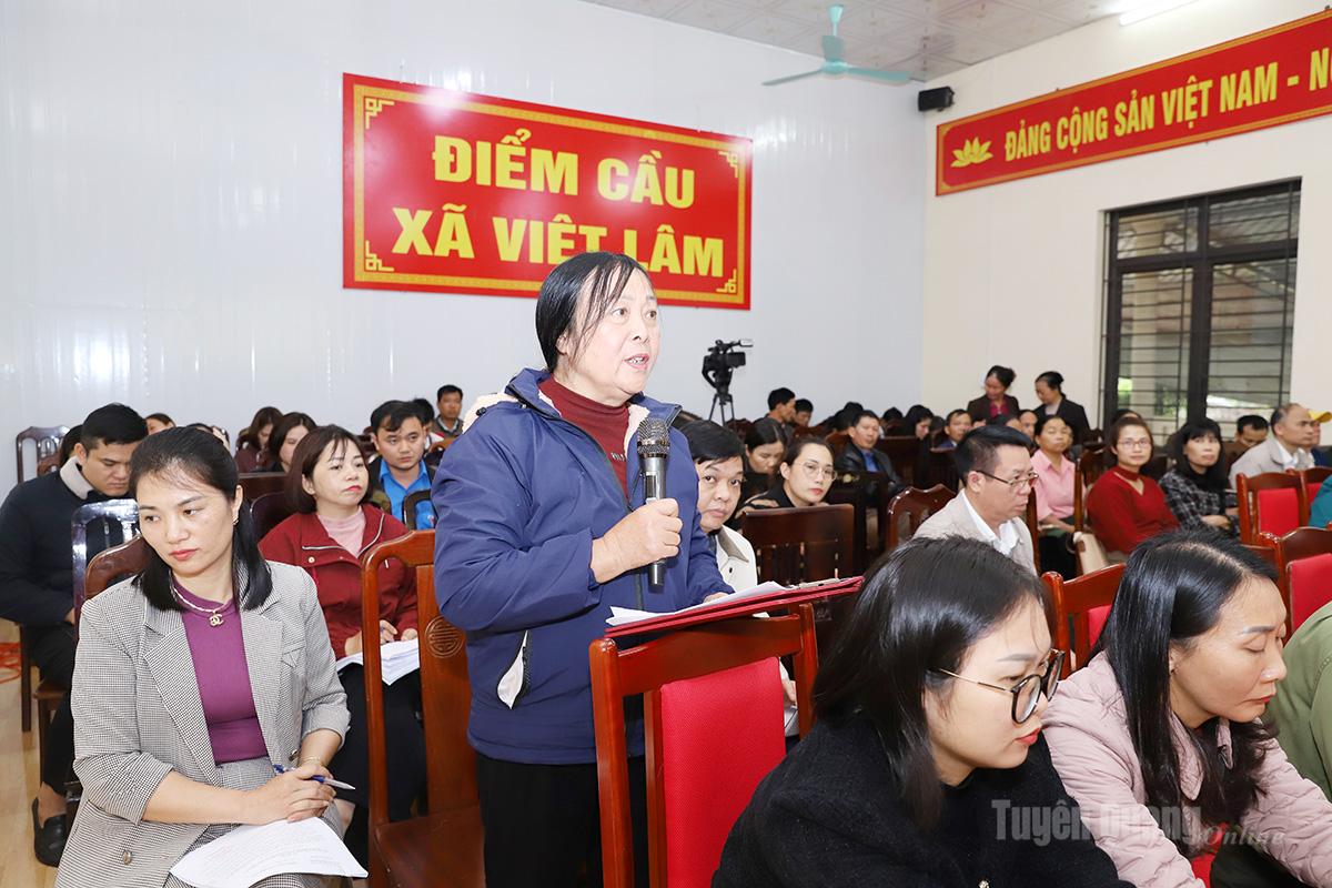 Cử tri Hà Thị Chư, Chủ tịch Hội người cao tuổi xã mong muốn các ứng cử viên nếu trúng cử sẽ đóng góp tích cực xây dựng các chính sách đầu tư hạ tầng nông thôn.