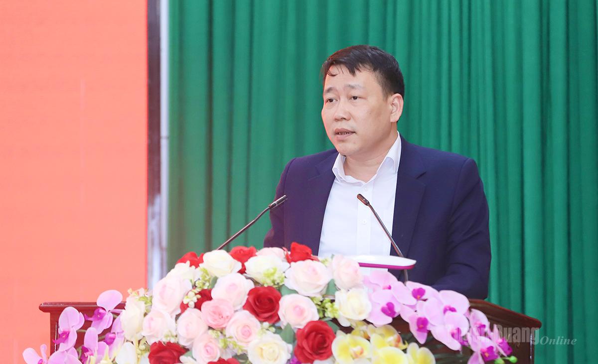 Ứng cử viên Chu Anh Tùng, Phó Trưởng phòng Đầu tư công, Sở Tài chính trình bày chương trình hành động của bản thân nếu trúng cử đại biểu HĐND tỉnh.