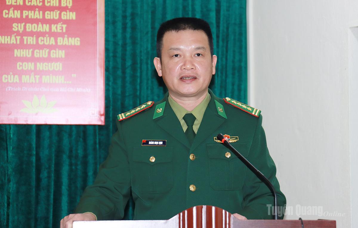 Ứng cử viên đại biểu Quốc hội Hoàng Ngọc Định, Phó Chỉ huy trưởng Bộ Chỉ huy Quân sự tỉnh kiêm Chỉ huy trưởng Ban Chỉ huy Bộ đội Biên phòng tỉnh trình bày chương trình hành động cá nhân.