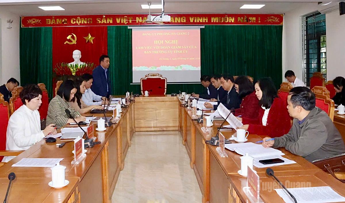 Toàn cảnh buổi làm việc.