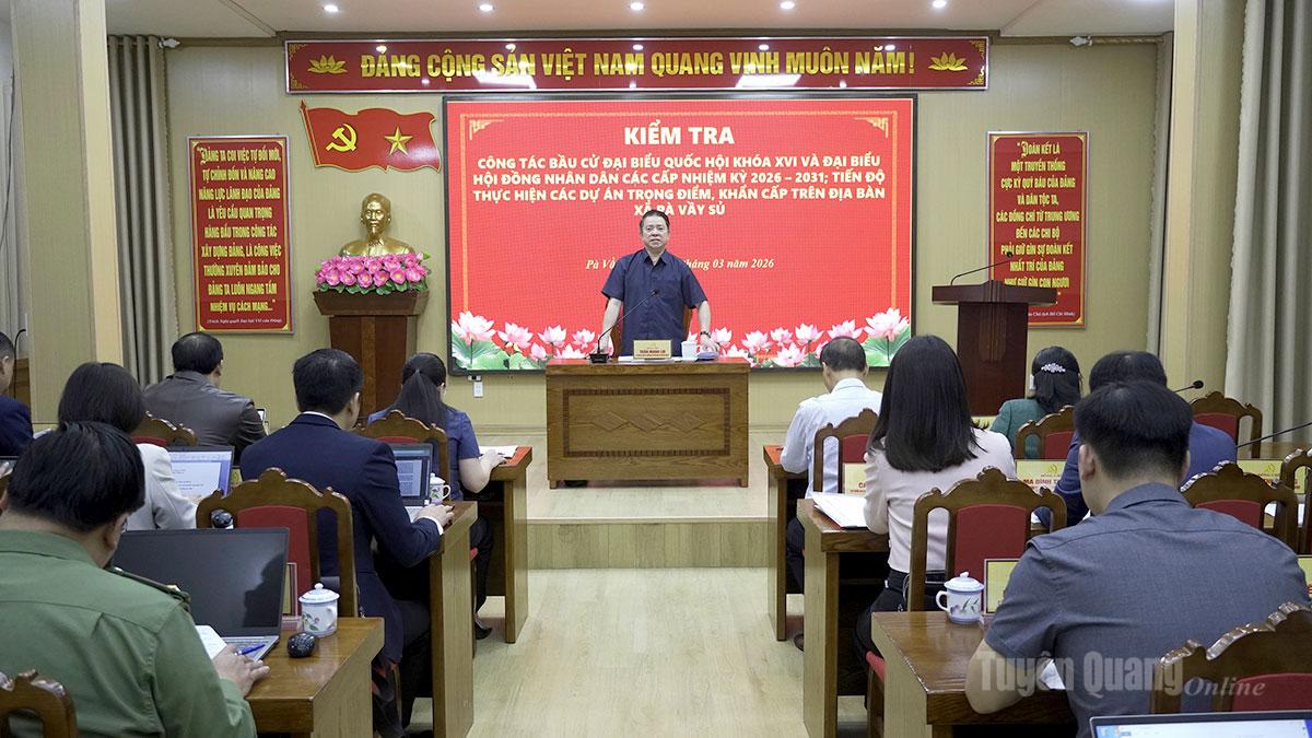 Toàn cảnh buổi làm việc.