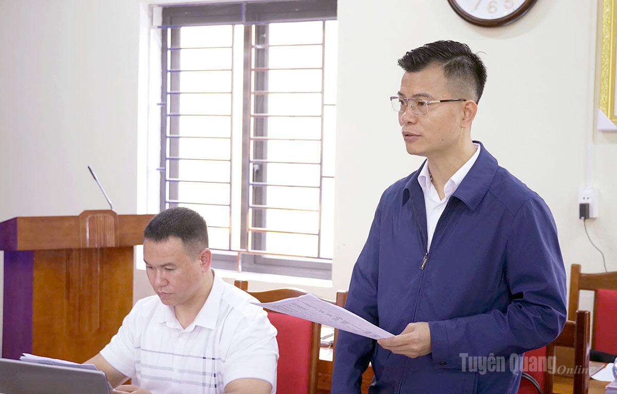 Lãnh đạo xã Nấm Dẩn phát biểu tại buổi làm việc.