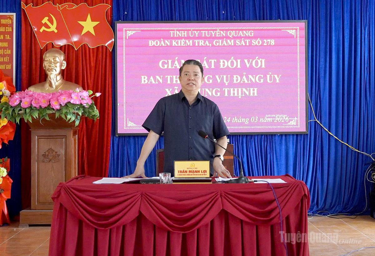 Đồng chí Trần Mạnh Lợi, Trưởng ban Tuyên giáo và Dân vận Tỉnh ủy phát biểu tại buổi làm việc.