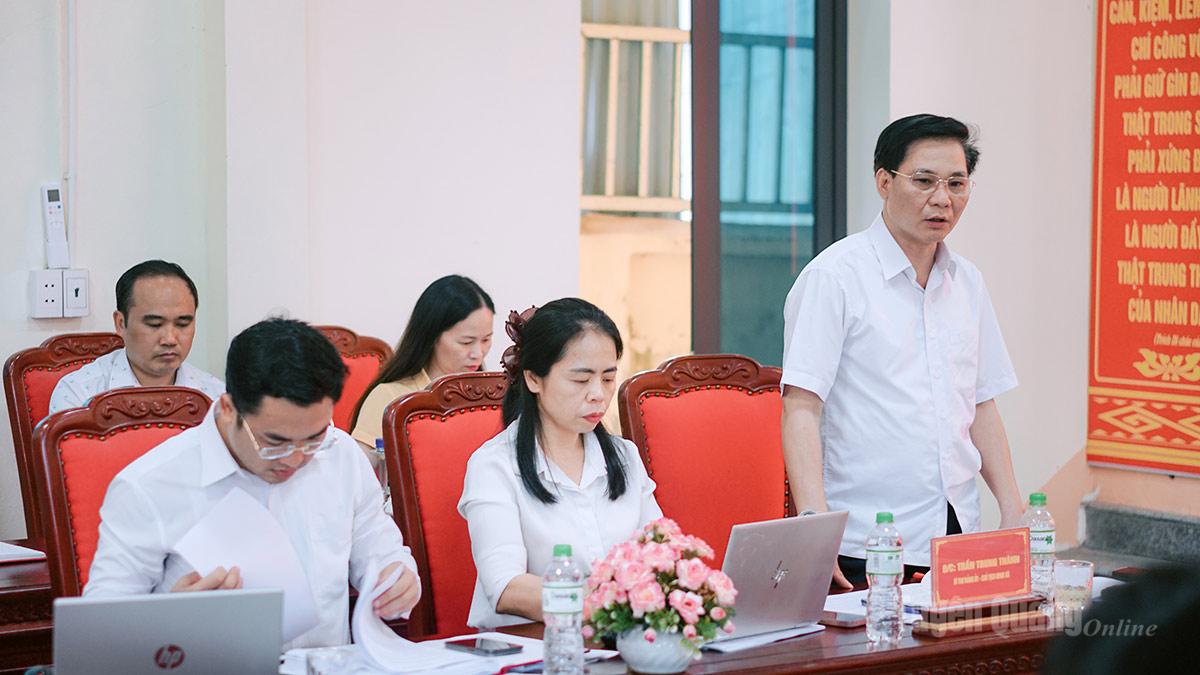 Đồng chí Trần Trung Thành, Bí thư Đảng ủy, Chủ tịch HĐND xã Xuân Giang phát biểu ý kiến tại buổi kiểm tra, giám sát.