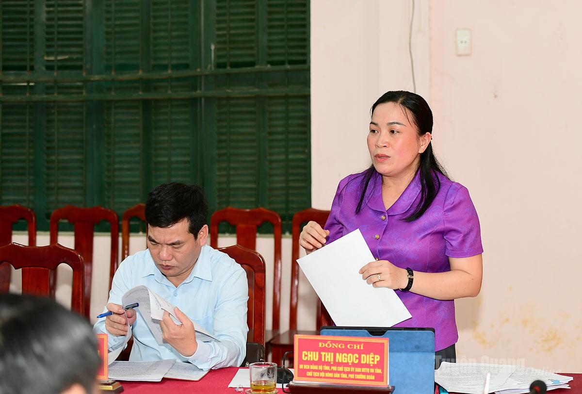 Đồng chí Chu Thị Ngọc Diệp, Ủy viên BCH Đảng bộ tỉnh, Phó Chủ tịch Ủy Ban MTTQ tỉnh, Chủ tịch Hội Nông dân tỉnh, Phó Trưởng đoàn công tác phát biểu tại buổi làm việc.