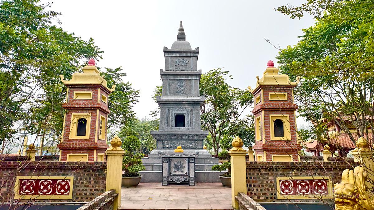 The pagoda’s stupa garden.