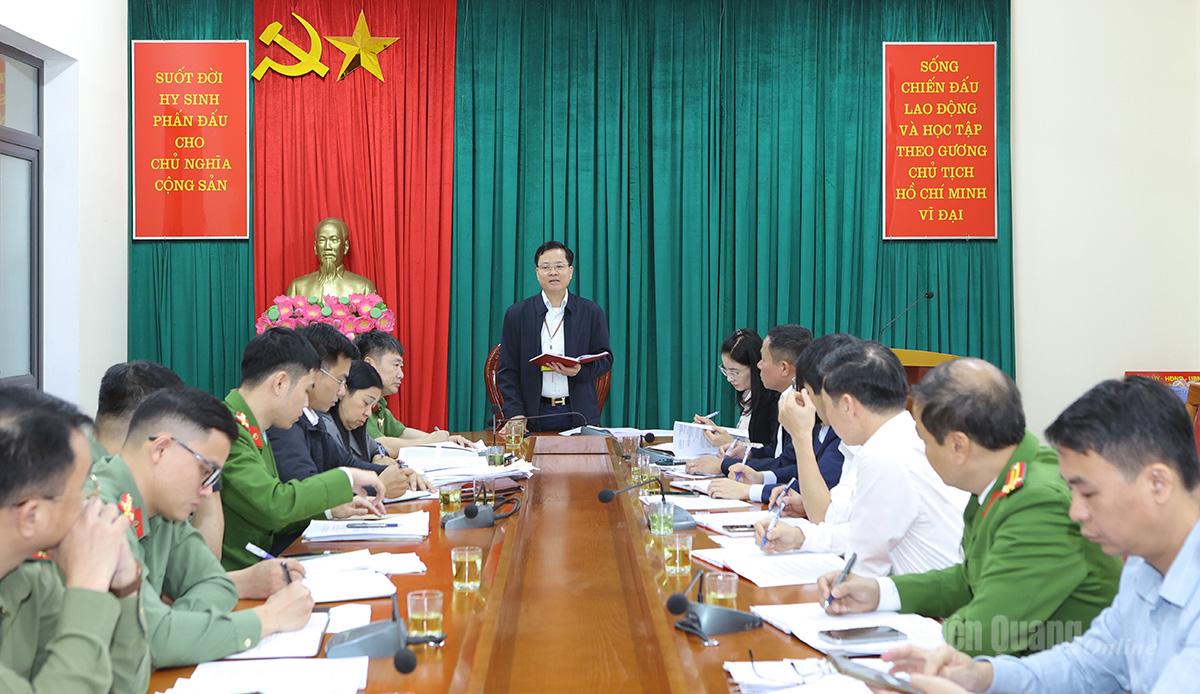 Toàn cảnh buổi làm việc tại xã Minh Thanh.