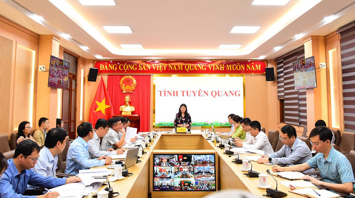 Quang cảnh buổi làm việc.