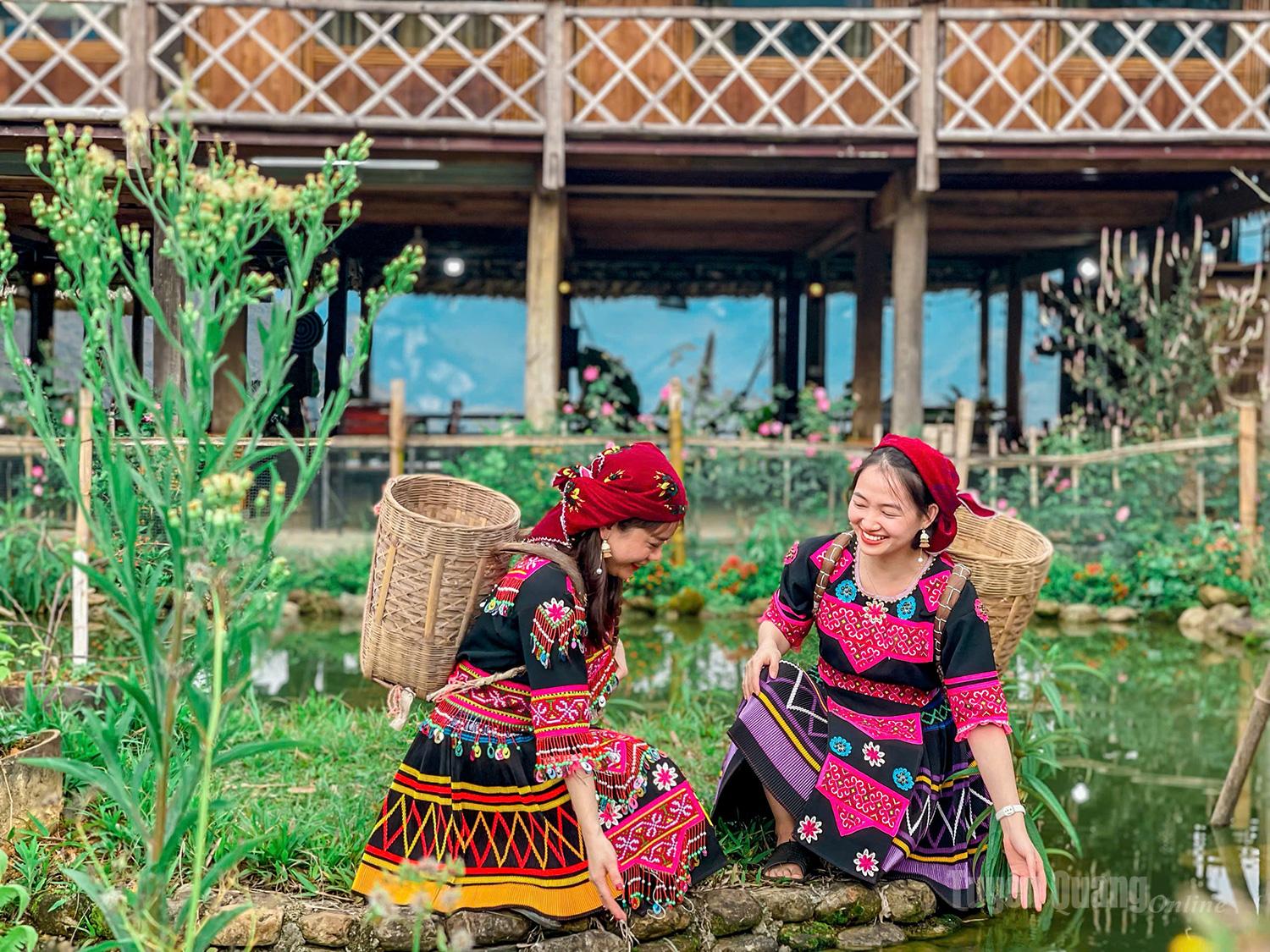 Du Gia village is especially suitable for young travelers who are passionate about exploration and eager to discover unique cultural values.