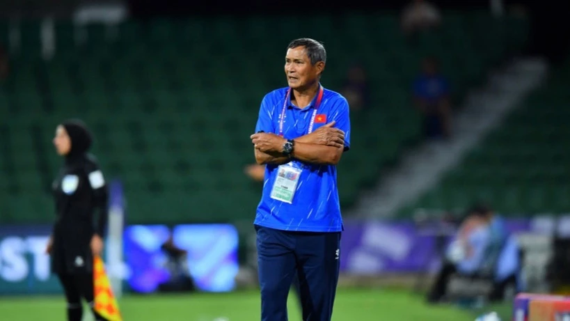HLV Mai Đức Chung: Các cô gái Việt Nam không nao núng khi bị Ấn Độ gỡ hòa