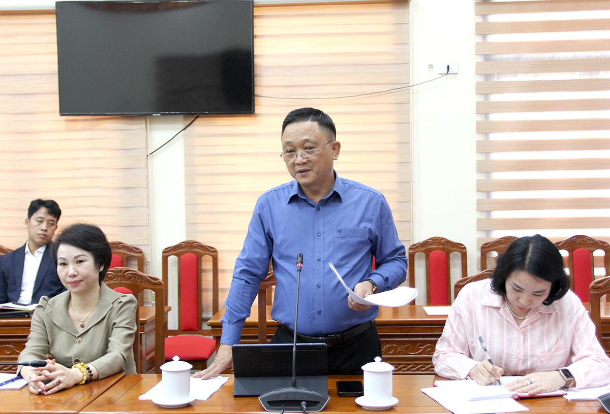 Lãnh đạo Báo và phát thanh, truyền hình Tuyên Quang phát biểu tại hội nghị.