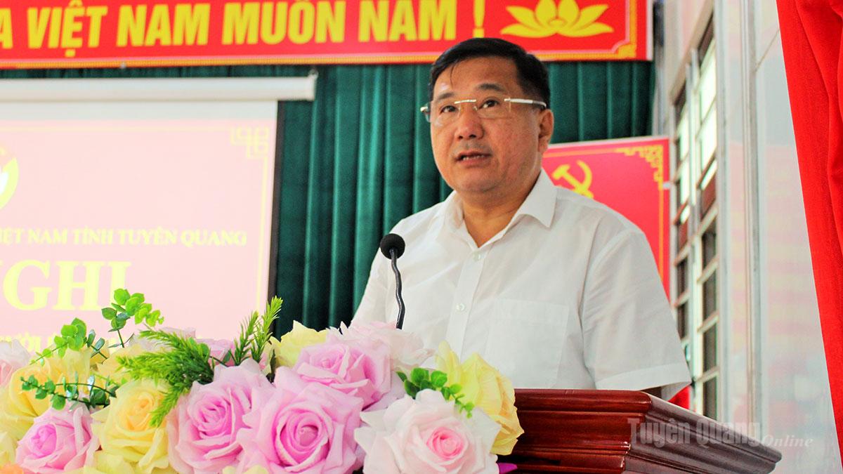 Phó Chủ tịch Thường trực HĐND tỉnh Hầu Minh Lợi phát biểu tại Hội nghị.