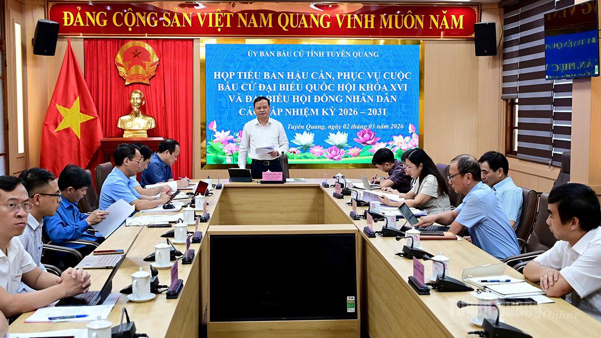Quang cảnh cuộc họp.
